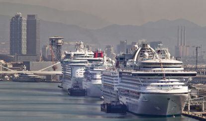 Cruceros en el puerto de Barcelona.
