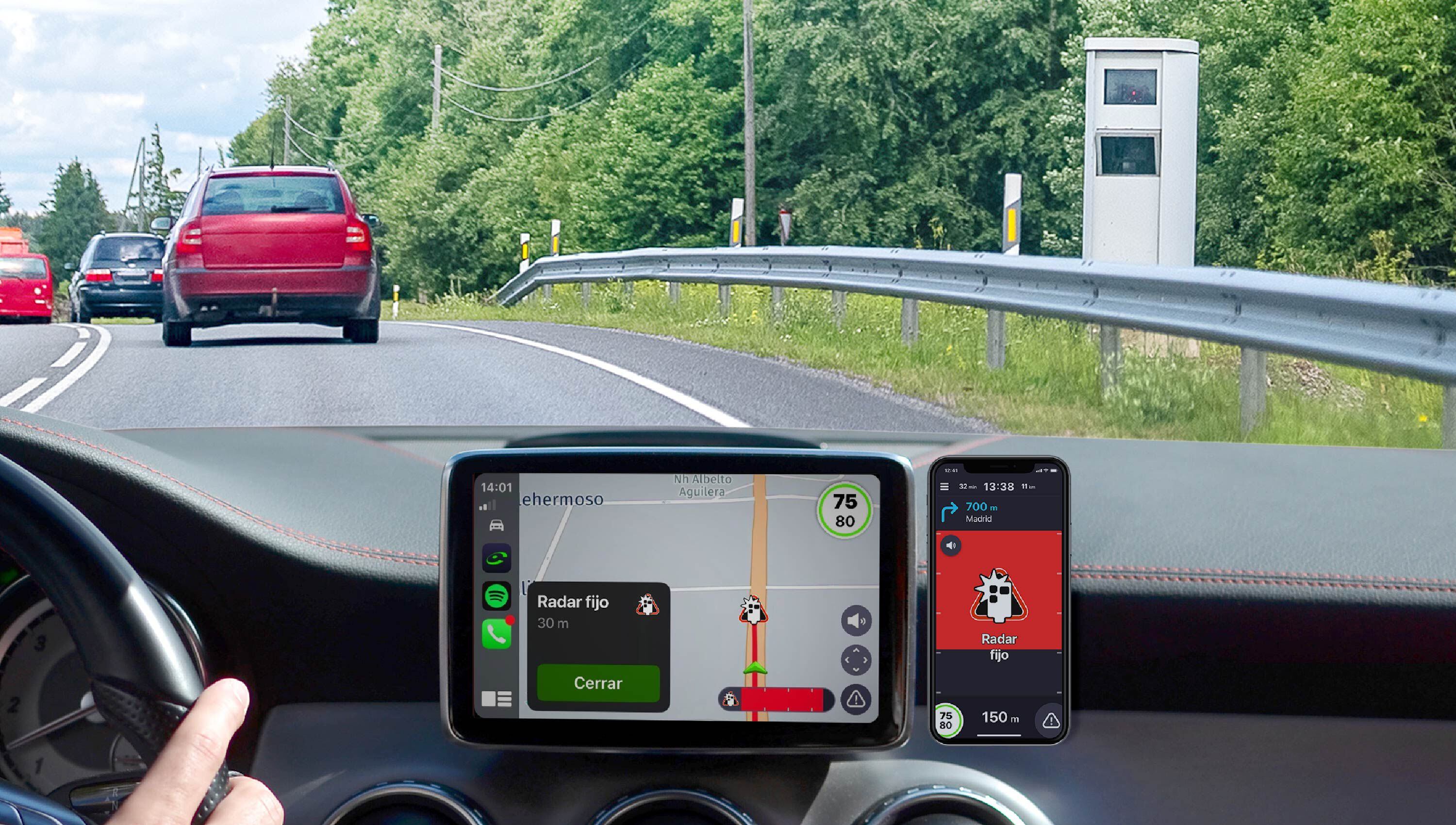 Gracias al modo integrado, con la modalidad Premium se visualiza la navegación GPS en la pantalla del vehículo. Aparecen las alertas y notificaciones, con una interfaz sencilla y sin publicidad.