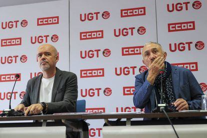 Los secretarios generales de CC OO y UGT, Unai Sordo y  Pepe Álvarez, en la rueda de prensa celebrada en Madrid.