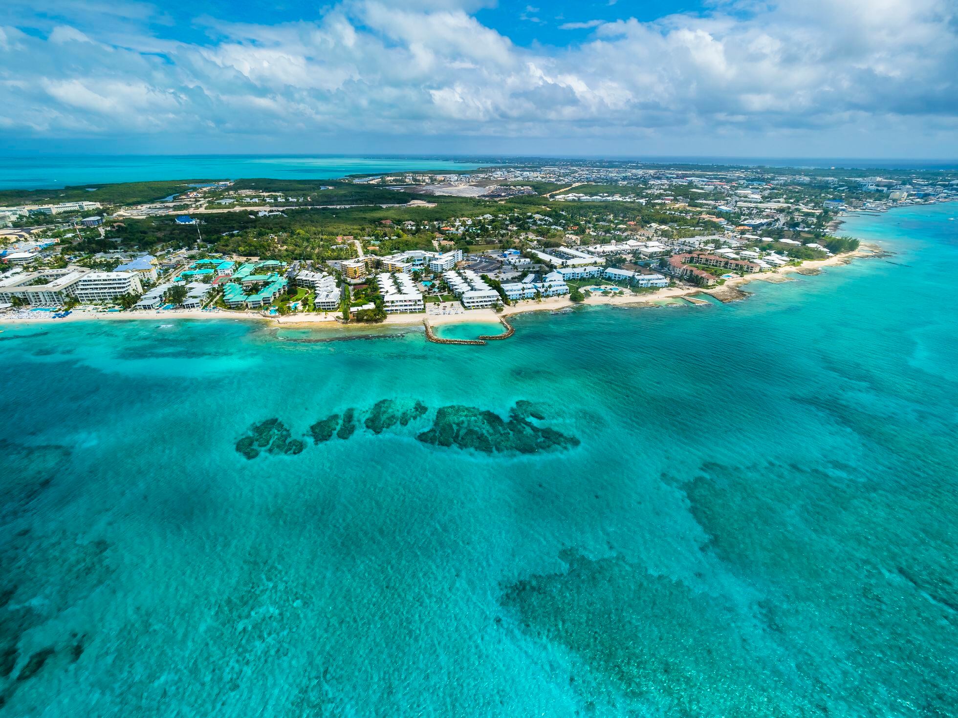 La UE retira a las Islas Caimán y Omán de su lista de paraísos fiscales |  Economía | EL PAÍS