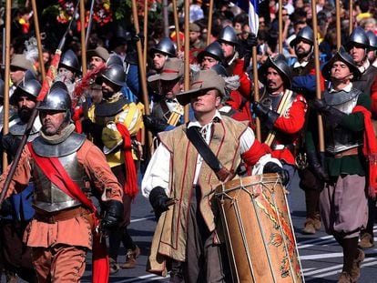 Recreación de los Tercios de Flandes, en el desfile de las Fuerzas Armadas de 2017 en Madrid.