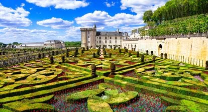 Los jardines de estilo renacentista en el Château de Villandry (Francia).