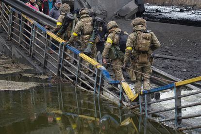 Members of the Ukrainian Special Forces go to the front line armed with Javelin last March in Irpin, outside of kyiv