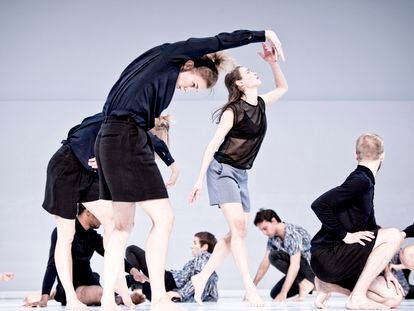 'Figure a Sea', una coreografía de Deborah Hay interpretada por el Cullberg Ballet.