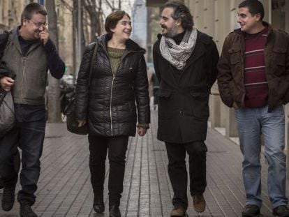De izquierda a derecha, Domènech (Procés), Colau (Guayem Barcelona), Viejo (Podemos) y Arrufat (CUP), el viernes en Barcelona.