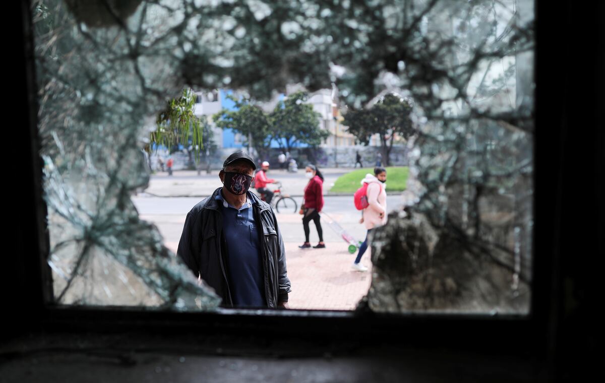 Ivan Duque Reaches Out To Protesters To Stop Violence In The Streets Of Colombia Pledge Times