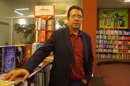 Alberto Salcedo durante una presentación de un libro en Lima, Perú, en 2014.