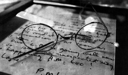 Gafas de John Lennon subastadas en Londres, en una foto de archivo.