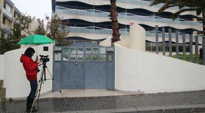 Edificio de Salou donde murió un hombre que estaba agrediendo a su mujer tras ser detenido.