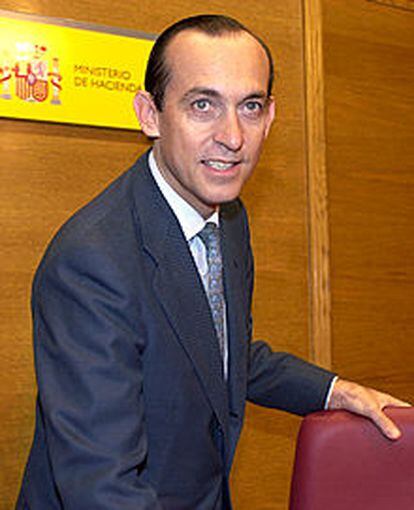 Estanislao Rodríguez Ponga, secretario de Estado de Hacienda, antes de la rueda de prensa de ayer, 24 de abril de 2002