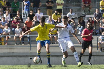 El juvenil del Las Palmas enfrenta al Tenerife en un partido de este curso.