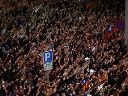 Los manifestantes intentan paralizar el aeropuerto de El Prat, en imágenes