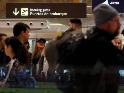 Viajeros en el aeropuerto Adolfo Su&aacute;rez Madrid Barajas.
