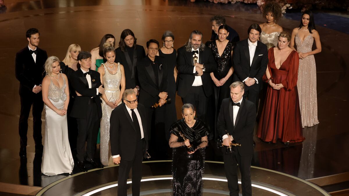 Oscars 2024: 'Oppenheimer' domina la noche de los premios Oscar con siete galardones | Premios Oscar | Cine | EL PAÍS