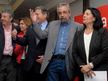 Ángel Pérez e Inés Sabanés, en un acto de su campaña electoral.