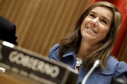 Ana Mato, durante su comparecencia hoy en la Comisión de Sanidad del Congreso