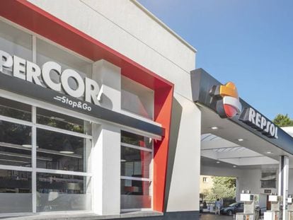 Repsol y El Corte Inglés abrirán 1.000 tiendas Supercor Stop&Go en las estaciones de servicio de la compañía energética en los próximos tres años