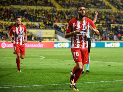 Carrasco celebra su gol, el segundo del Atl&eacute;tico. 