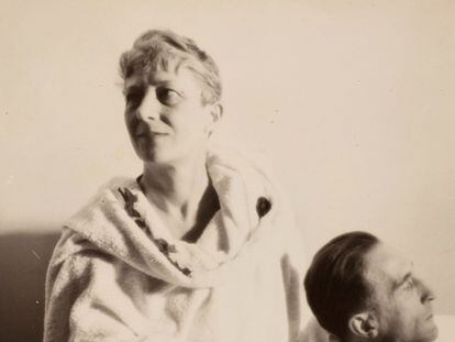 Mary Reynolds y Marcel Duchamp fotografiados en 1937 por Man Ray.