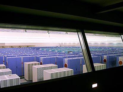 Vista parcial de la supercomputadora Earth Simulator, en Japón.