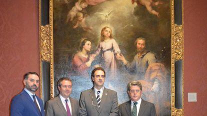 Representantes pol&iacute;ticos frente al cuadro &#039;Las trinidades del cielo y la tierra&#039;, de Murillo, en Londres.  