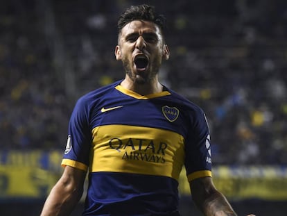 Eduardo Salvio durante un partido de fútbol en 2019.