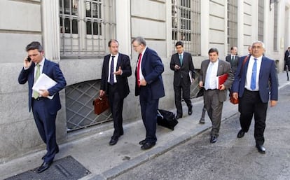 Los rectores abandonan el Consejo de Universidades tras plantar al ministro José Ignacio Wert.