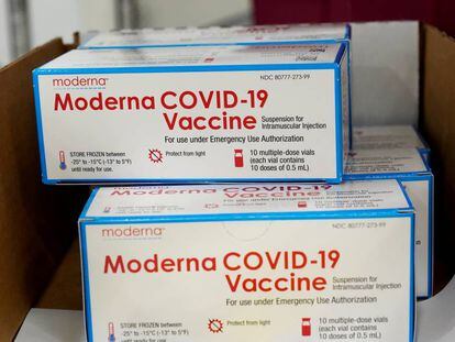 Moderna anuncia que su vacuna protege contra las cepas de Reino Unido y Sudáfrica