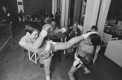 Un combate de Muay Thai en Reino Unido en 1974.