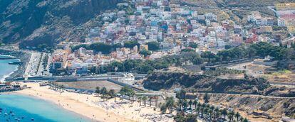 Viviendas en una playa de Tenerife.