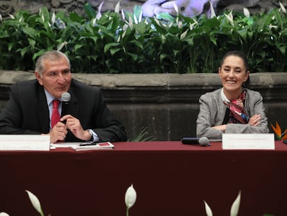 Adán Augusto López y Claudia Sheinbaumel 17 de octubre de 2022 en Ciudad de México.