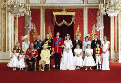 La foto oficial de la boda difundida por la Casa Real británica