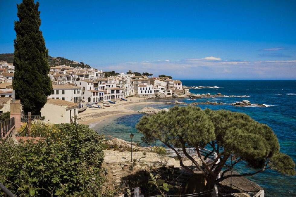 La platja de Port Bo, a Calella de Palafrugell (Girona), essència de la Costa Brava.