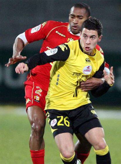 Hazard, en primer término, en un partido con el Lille.