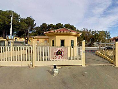 Entrada del acuartelamiento del Ejército del Aire de Bobadilla, en Antequera (Málaga)
