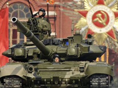 Un tanque ruso durante el desfile del Día de la victoria en Moscú en 2008.