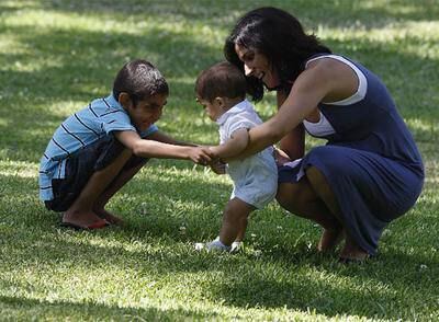 Soledad Puertas ve ahora crecer a sus hijos sanos, fuertes y llenos de alegría. Los dos comen como limas.