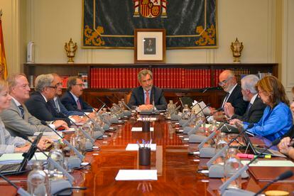 El presidente del Consejo General del Poder Judicial (CGPJ), Carlos Lesmes, durante la reunión del Pleno del Consejo General del Poder Judicial, el pasado julio.