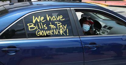 Protestas en Florida por el elevado número de despidos.
