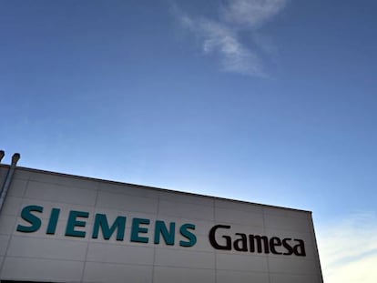 Siemens Gamesa llama a la puerta del club de las exclusiones bursátiles