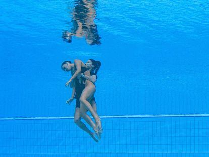 El rescate de Andrea Fuentes a Anita Álvarez en el mundial de natación, en imágenes