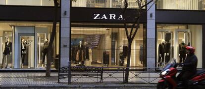 Vista de una tienda de Zara, del grupo Inditex,  en Madrid. 