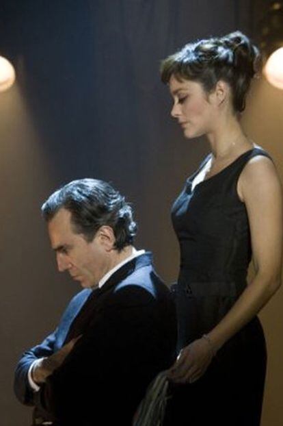 Daniel Day-Lewis y Marion Cotillard en un momento de <i>Nine. </i>