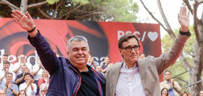 El secretario de Organización del PSOE, Santos Cerdán, y el primer secretario de los socialistas catalanes Salvador Illa, este domingo.