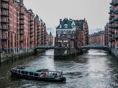 Speicherstadt es la mayor red de almacenes conectados del mundo: 26 hectáreas en una isla del Elba en la que se asientan 17 construcciones de ladrillo.