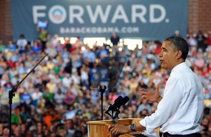 Obama en un mitin en Des Moines esta semana ante el lema Forward (Adelante).