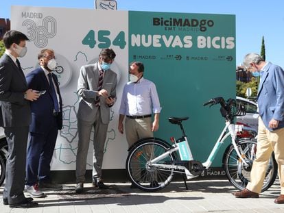 La EMT lanza un nuevo servicio de bicicletas eléctricas sin base fija, que estará disponible al 50% desde mañana.