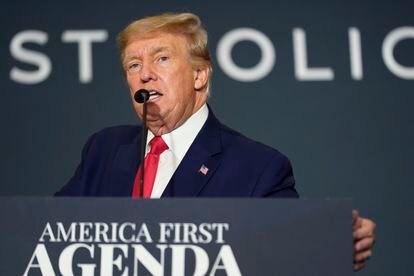 El expresidente Donald Trump hablaba el 26 de julio en una reunión del America First Policy Institute en Washington.