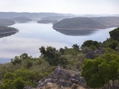 Vista del embalse del Cíjara.