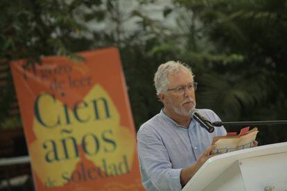 El escritor colombiano H&eacute;ctor Abad-Faciolince lee su fragmento favorito de &quot;Cien a&ntilde;os de soledad&quot; en Cartagena.